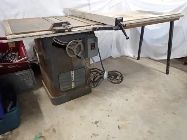 Rockwell Extended Table Saw