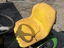 John Deere Riding Lawn Tractor - Photo 8