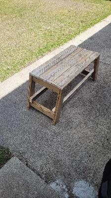 Homemade pallet wood outdoor bench - Photo 2
