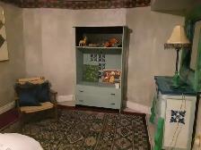 Queen  size extra clean quiet acc. in exe. home Tra upmiddle - Photo 5