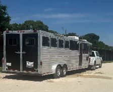 2001 bloomer LQ 4 horse trailer