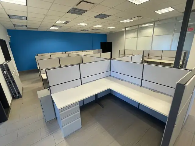 Used Cubicles for Sale - Ufficio Furniture - Call Us Now!