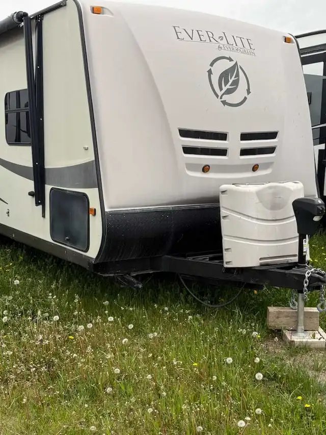 2011 ever lite great condition, new toilet, ready to use