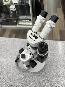 Wild M8 Microscope - Photo 2