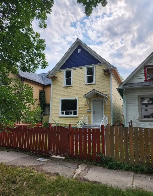 5 1 Bedrooms House Available for rent ASAP