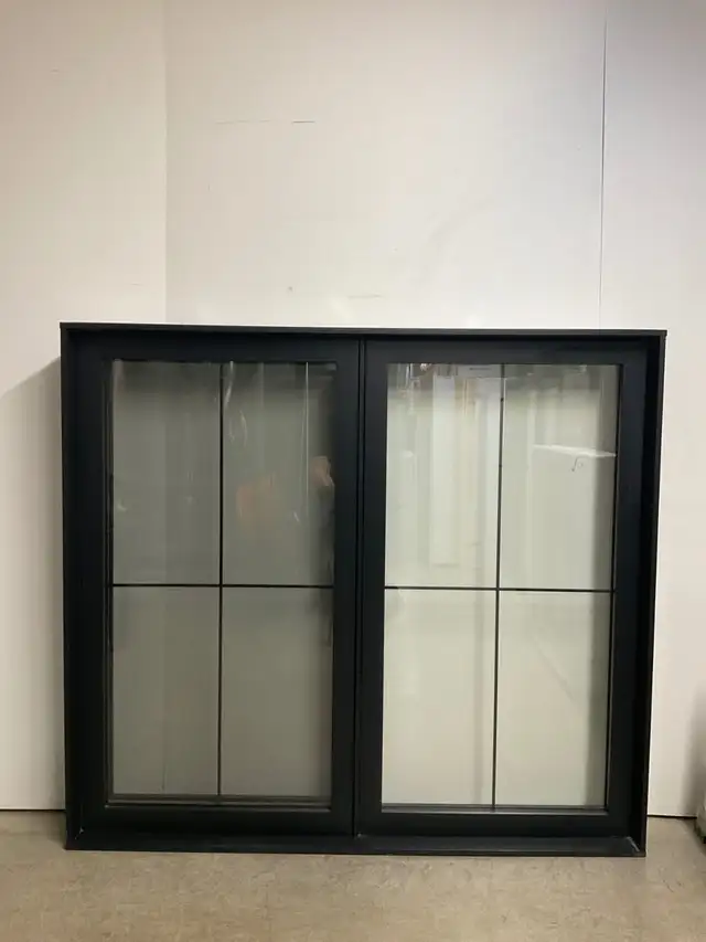10899BH Fenêtre Battant HYBRIDE Noir Çarrelage  noir int. 60x54