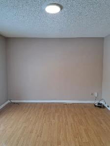 Perfect for Students or Families! 2‑Bed Main Floor – Allendale - Photo 5