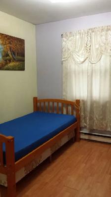 Room For Rent@ Warden and Sheppard Ave - Photo 3