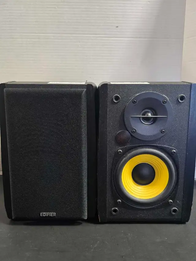 Edifier Bookshelf Speakers Pair