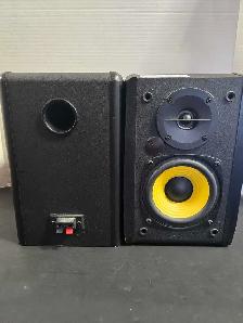 Edifier Bookshelf Speakers Pair - Photo 2