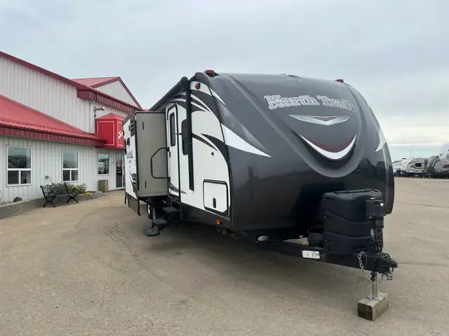 2017 North Trail 33BKSS, BUNK HOUSE MODEL, SPACIOUS