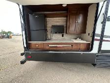 2017 North Trail 33BKSS, BUNK HOUSE MODEL, SPACIOUS - Photo 20