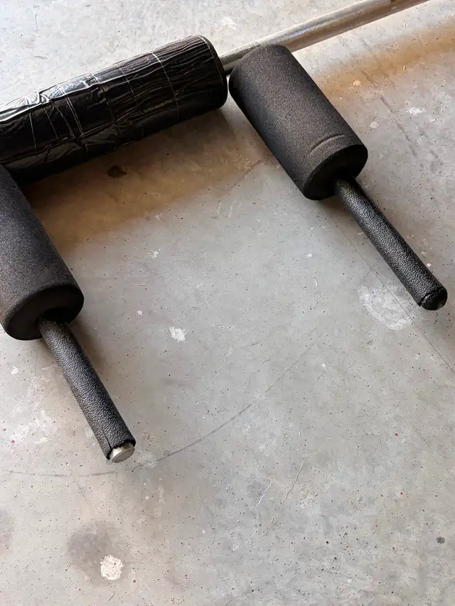 Safety squat bar