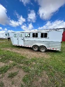 Featherlite 4 horse trailer