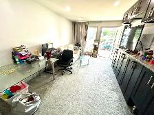 Female Luxury U of S student 1 Bed Apartment $875 - Photo 5