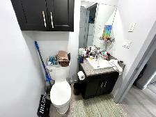 Female Luxury U of S student 1 Bed Apartment $875 - Photo 8