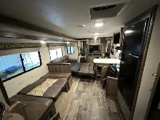 2018 KEYSTONE BULLET 272BHS, BUNKS, REAR BATHROOM, SECOND ACCESS - Photo 4