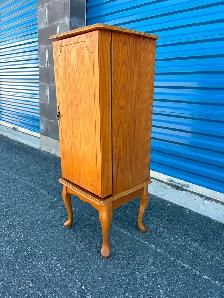 Jewelry Stand - Photo 2