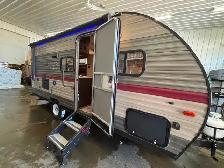 2019 Forest River Wolf Pup 16Ft W/bunks & pack n’ play door!