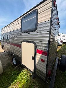 2019 Forest River Wolf Pup 16Ft W/bunks & pack n’ play door! - Photo 3