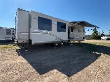 2018 Jayco Eagle 338 RETS - perfect couples lake unit! - Photo 2