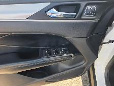 2016 Lincoln MKC AWD Leather Sunroof Navigation Backup Camera - Photo 14