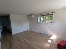 106 Hayes Ave - 2-BEDROOM BASEMENT APARTMENT - Photo 2
