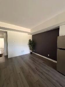Oakville - 2 Bedroom townhouse - Photo 3