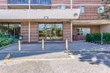 Condo for rent in Etobicoke - Photo 2