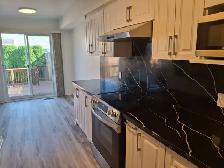 Beautiful mint-condition 3 bedroom townhouse near Blair LRT for - Photo 6