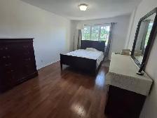 Beautiful mint-condition 3 bedroom townhouse near Blair LRT for - Photo 8