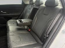 2022 Hyundai Elantra | CLEAN CARFAX | ONE-OWNER | LEATHER | NAVI - Photo 11