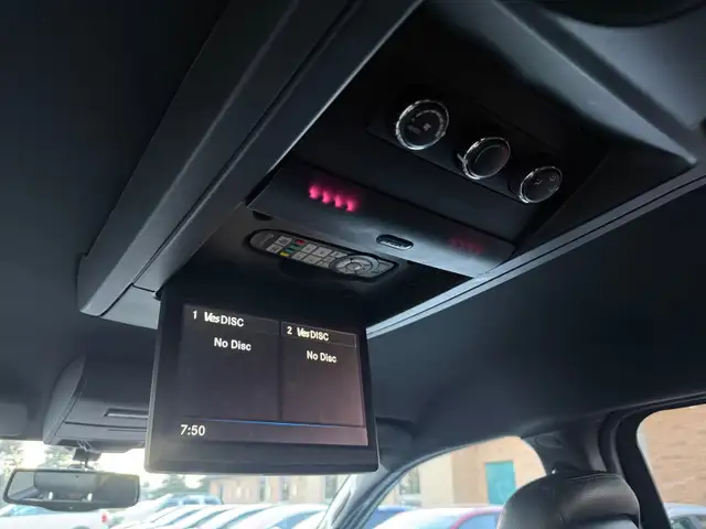 2015 Chrysler Town & Country | CLEAN CARFAX | NAVI | BACK-UP CAM