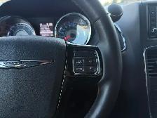 2015 Chrysler Town & Country | CLEAN CARFAX | NAVI | BACK-UP CAM - Photo 3