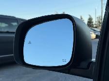 2015 Chrysler Town & Country | CLEAN CARFAX | NAVI | BACK-UP CAM - Photo 8