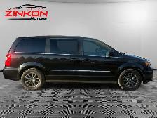 2015 Chrysler Town & Country | CLEAN CARFAX | NAVI | BACK-UP CAM - Photo 15