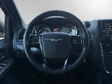 2015 Chrysler Town & Country | CLEAN CARFAX | NAVI | BACK-UP CAM - Photo 21