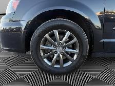 2015 Chrysler Town & Country | CLEAN CARFAX | NAVI | BACK-UP CAM - Photo 23
