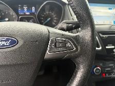2018 Ford Focus | CLEAN CARFAX | 2.0L | 4WD | BIG SCREEN | SUNRO - Photo 3