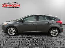 2018 Ford Focus | CLEAN CARFAX | 2.0L | 4WD | BIG SCREEN | SUNRO - Photo 12