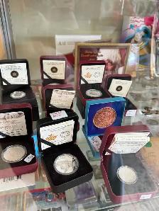 NEW STOCK RECORDS , COINS, VIDEO GAMES, VINTAGE TOYS AND M - Photo 4