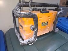 Dewalt Corded Radio 9.6V & 18V 1Hr NiCd Battery Charger - Photo 4