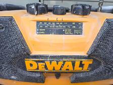Dewalt Corded Radio 9.6V & 18V 1Hr NiCd Battery Charger - Photo 10