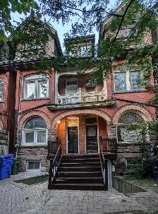 Downtown Toronto Room for Rent - All inclusive