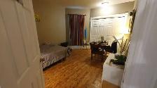 Downtown Toronto Room for Rent - All inclusive - Photo 4
