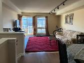 Room for rent in 2-bedroom condo - Photo 2