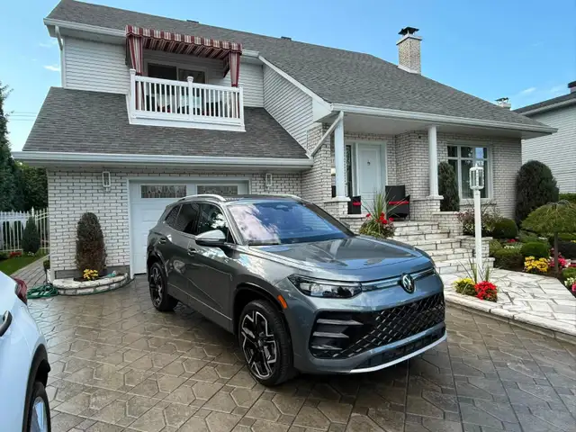 2025 Volkswagen Tiguan SEL R-Line Black 4 motion