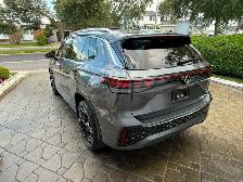 2025 Volkswagen Tiguan SEL R-Line Black 4 motion - Photo 3