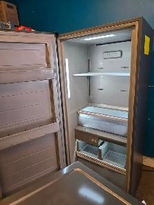 Frigidaire Professional Standing freezer. Perfect, warranty - Photo 3