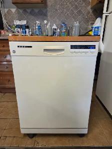 Countertop Kenmore & Whirlpool Dishwashers. Each $300 Clean - Photo 3
